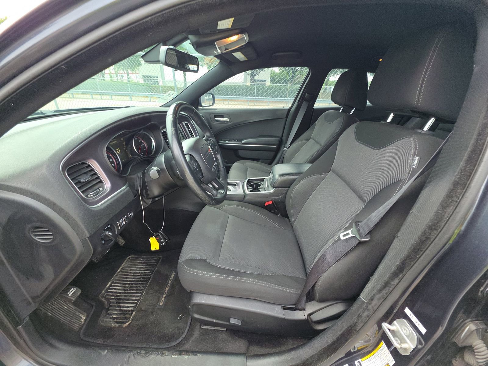 Used 2016 Dodge Charger SE RWD image 11