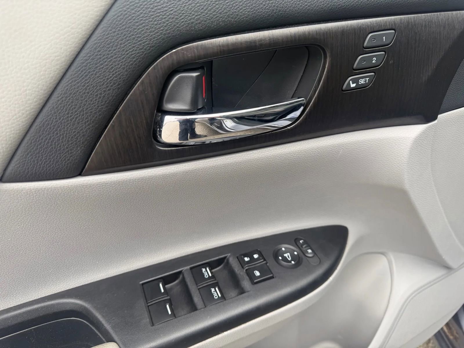 Used 2013 Honda Accord EX-L image 9