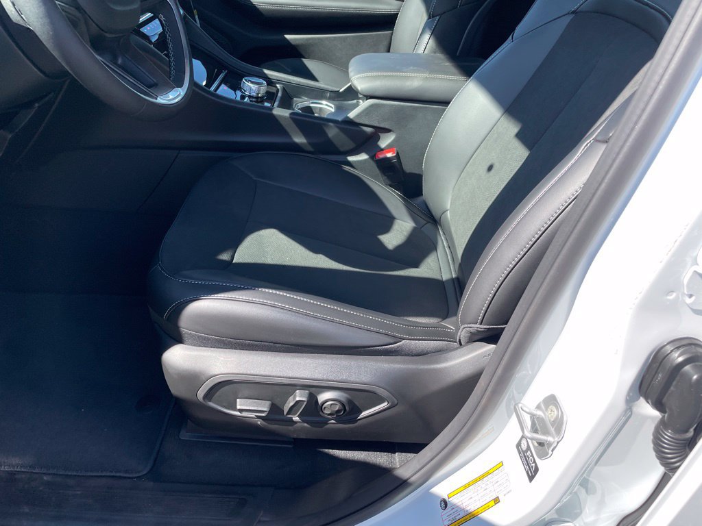 New 2027 Jeep Grand Cherokee Altitude AWD/4WD image 11