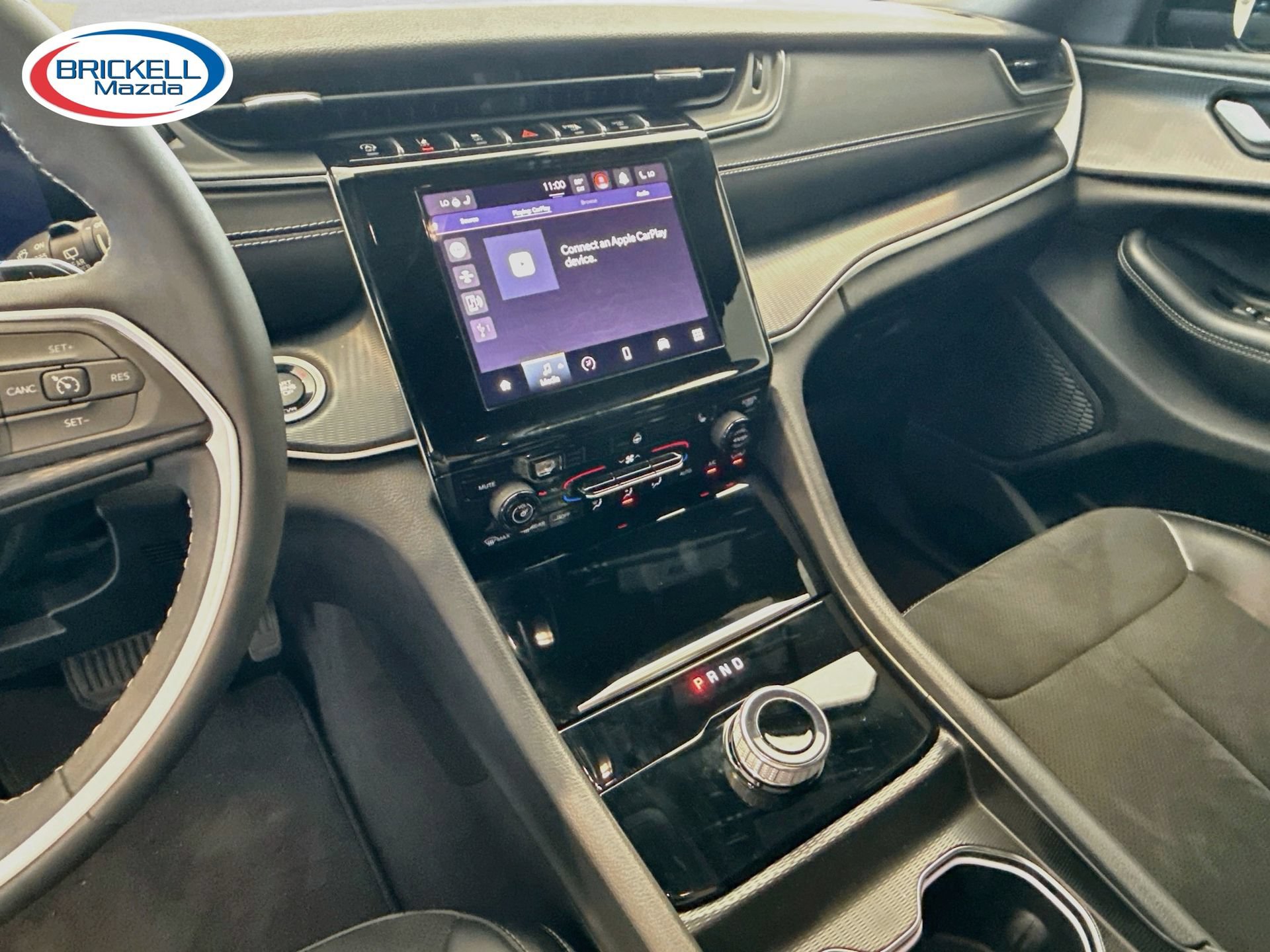 Used 2024 Jeep Grand Cherokee Altitude RWD image 25