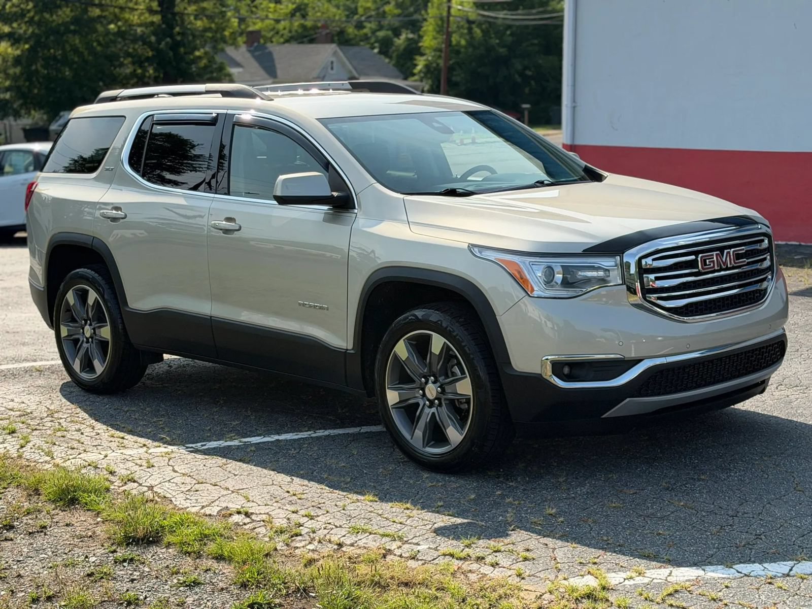 Used 2017 GMC Acadia SLT FWD image 3