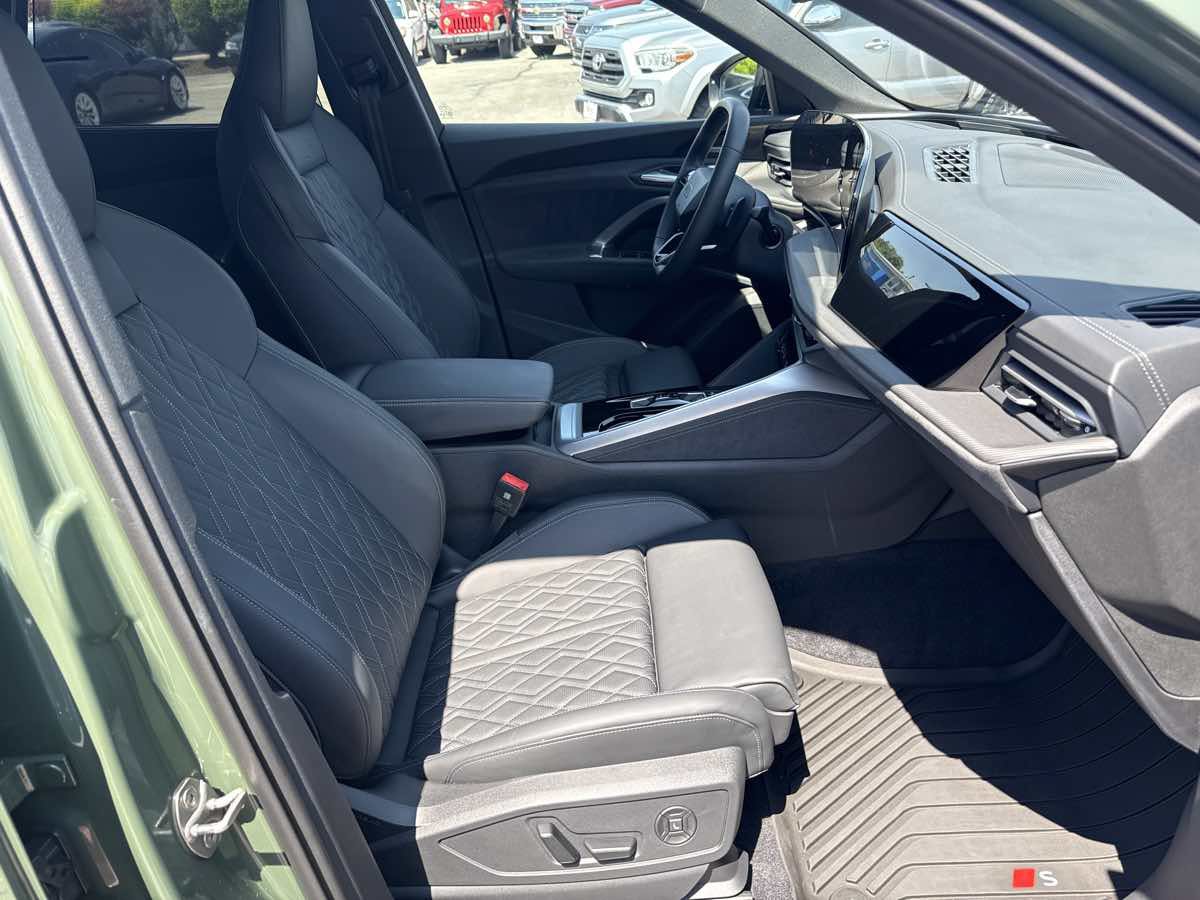 Used 2025 Audi SQ5 Premium Plus AWD/4WD image 21
