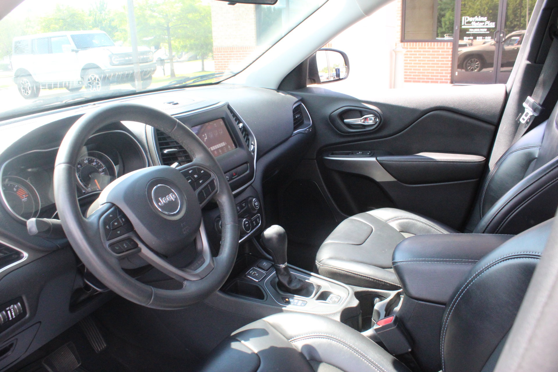 Used 2020 Jeep Cherokee Latitude Plus FWD image 13