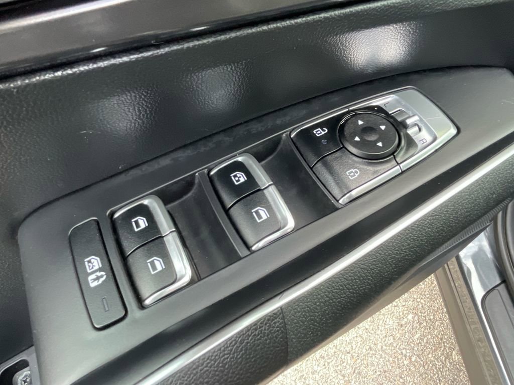 Used 2024 Kia Sorento S image 29