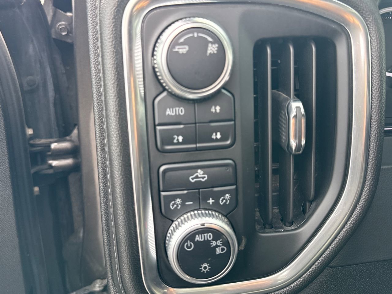 Used 2019 GMC Sierra 1500 SLE image 15