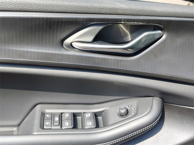 New 2025 Jeep Grand Cherokee L Altitude image 12