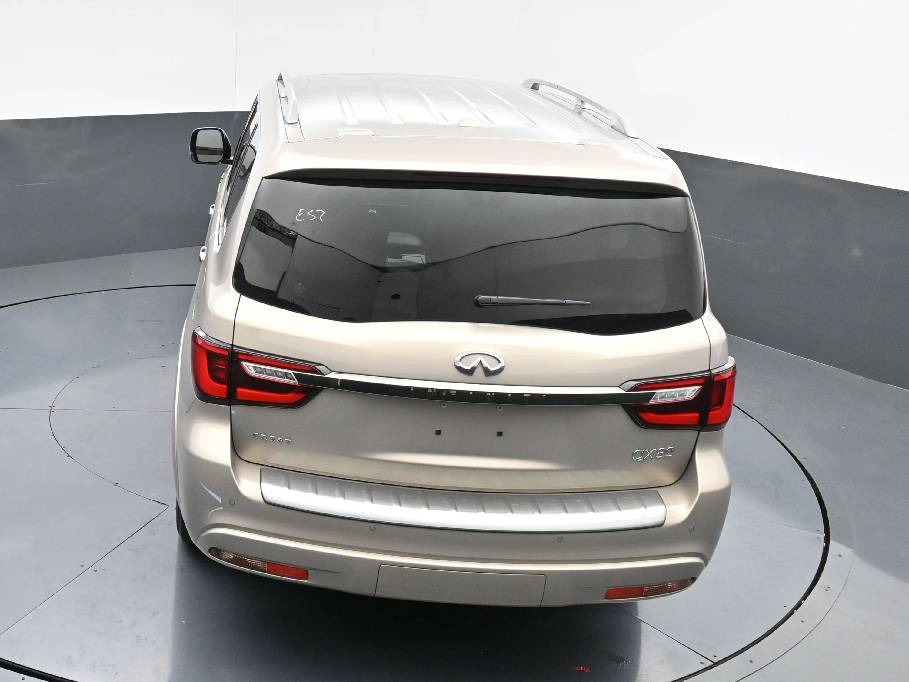 Used 2023 INFINITI QX80 Premium Select w/ All-Season Package image 43