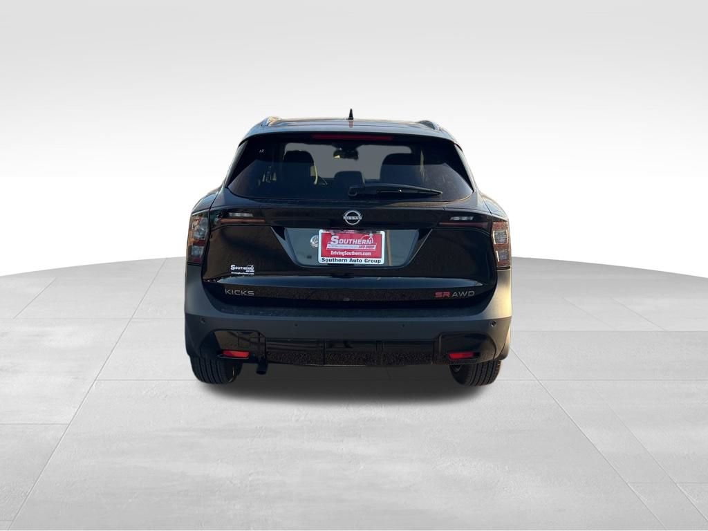 New 2025 Nissan Kicks SR image 3