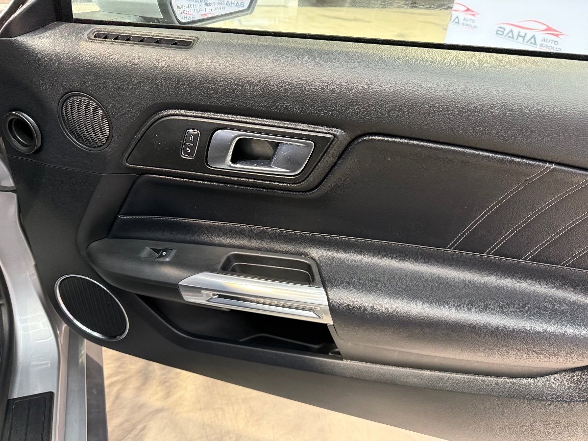 Used 2020 Ford Mustang Premium RWD image 37