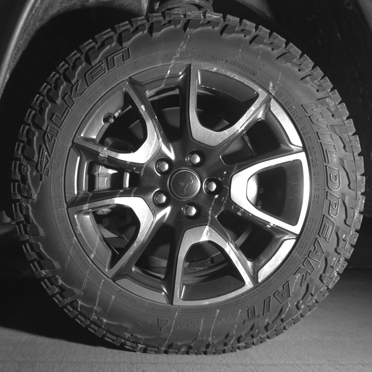 Used 2025 Jeep Compass Trailhawk AWD/4WD image 12