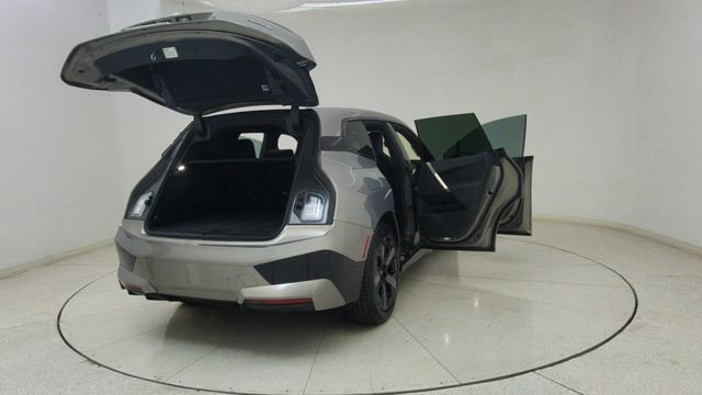 Used 2024 BMW iX xDrive50 w/ Premium Package image 72