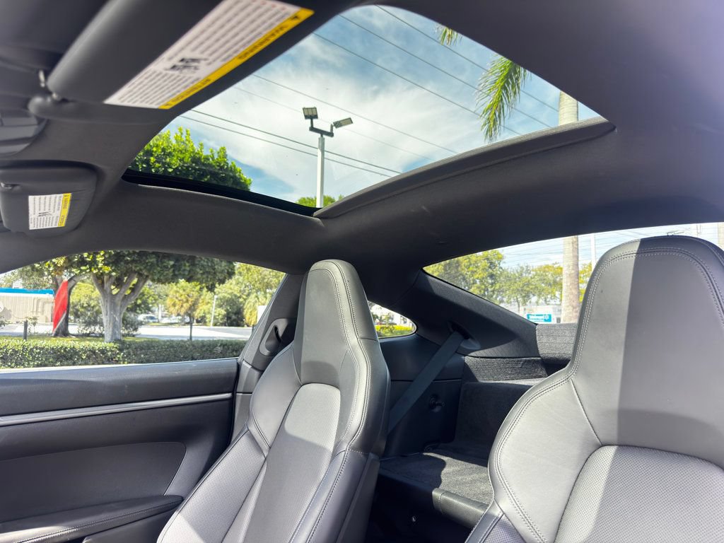 Used 2022 Porsche 911 Carrera image 11
