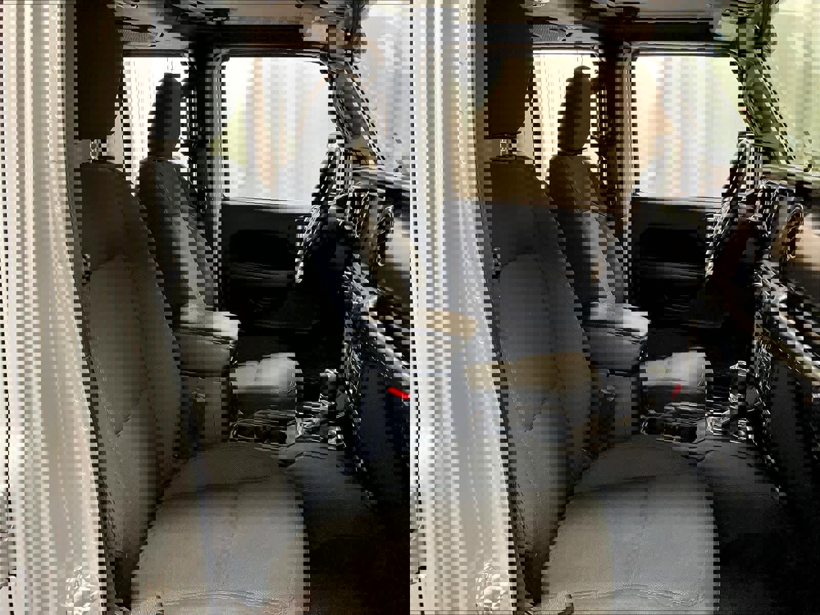 Used 2023 Jeep Wrangler Unlimited w/ Cold Weather Group AWD/4WD image 11