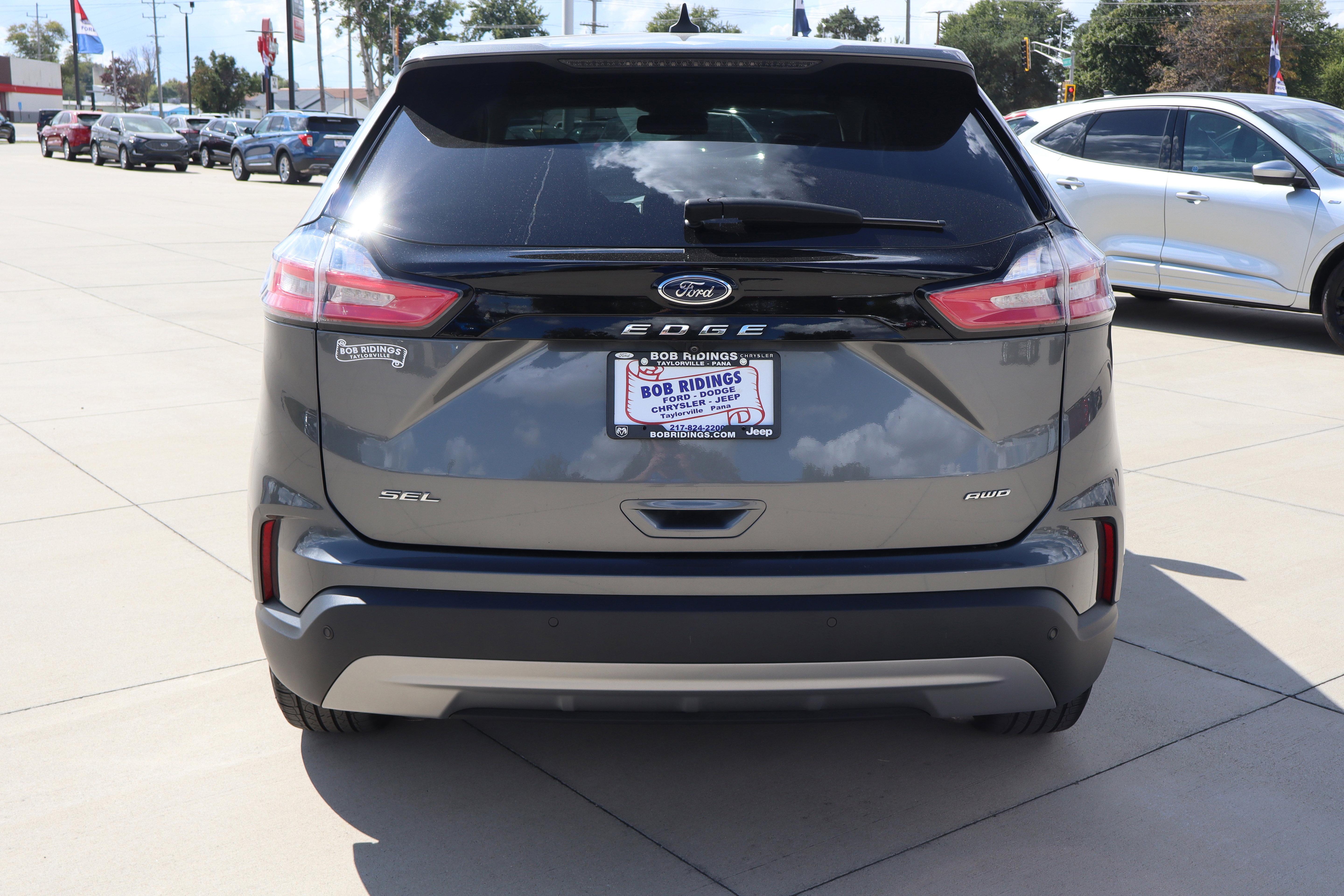 Used 2023 Ford Edge SEL w/ Convenience Package image 7