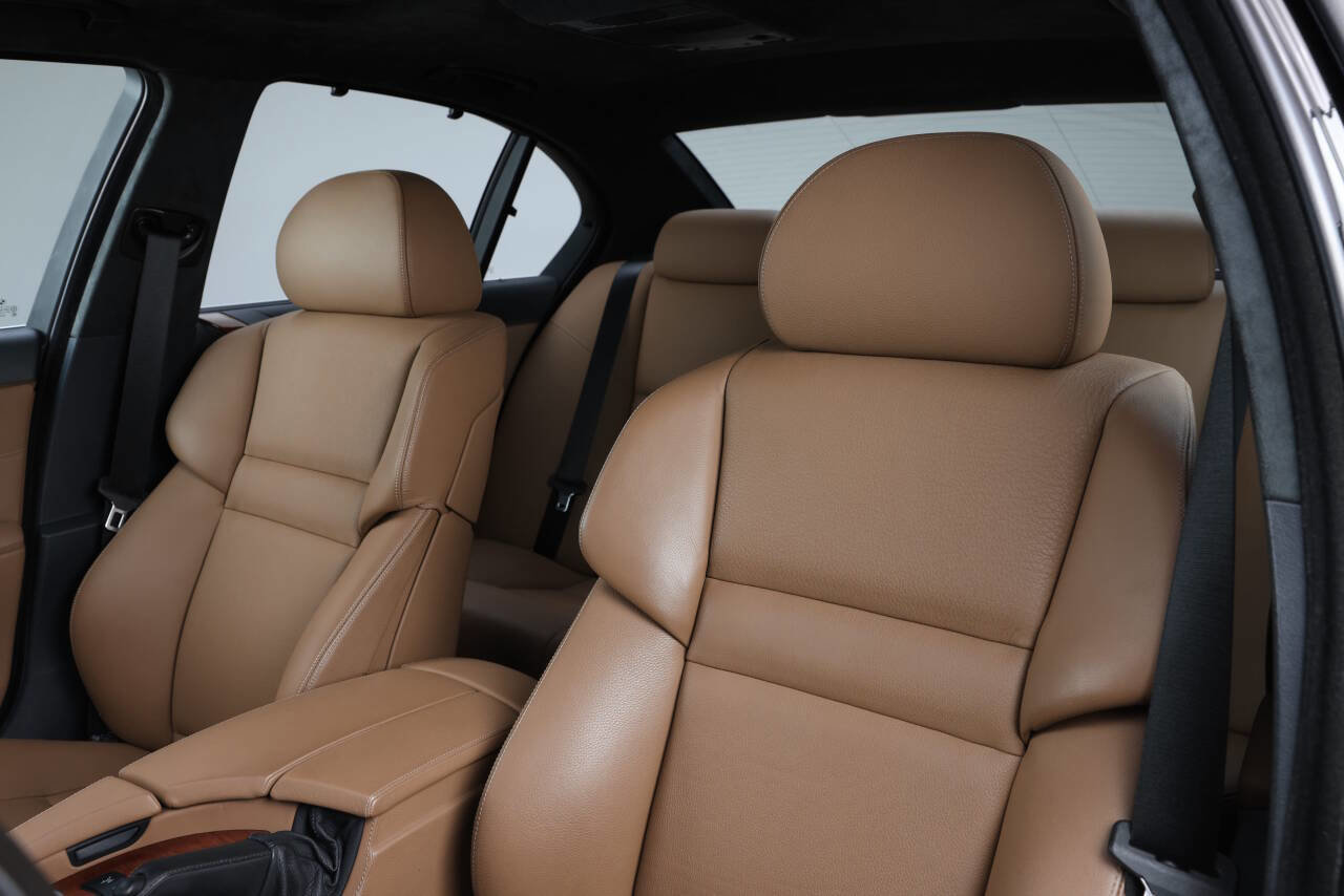 Used 2006 BMW M5 image 77