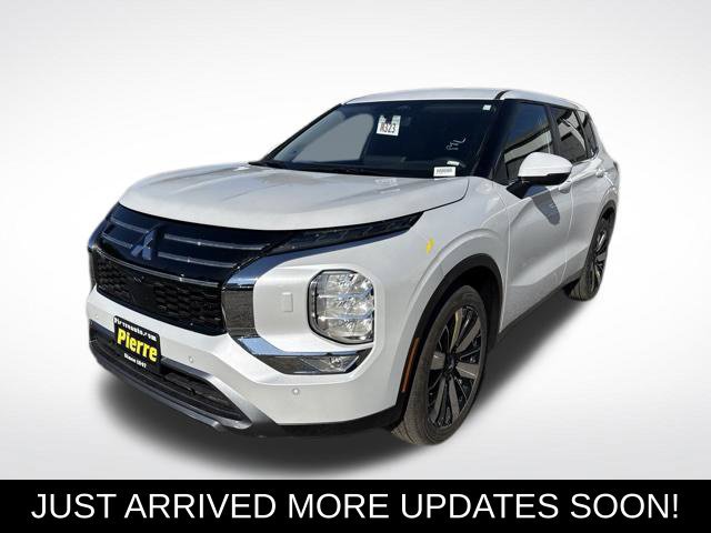 Used 2026 Mitsubishi Outlander LE AWD/4WD image 1