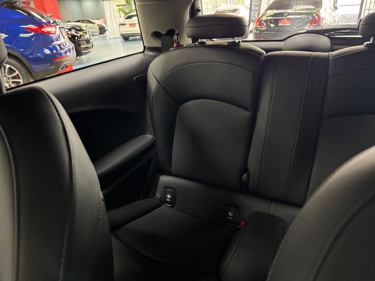 Used 2019 MINI Cooper S w/ Signature Upholstery Package image 36