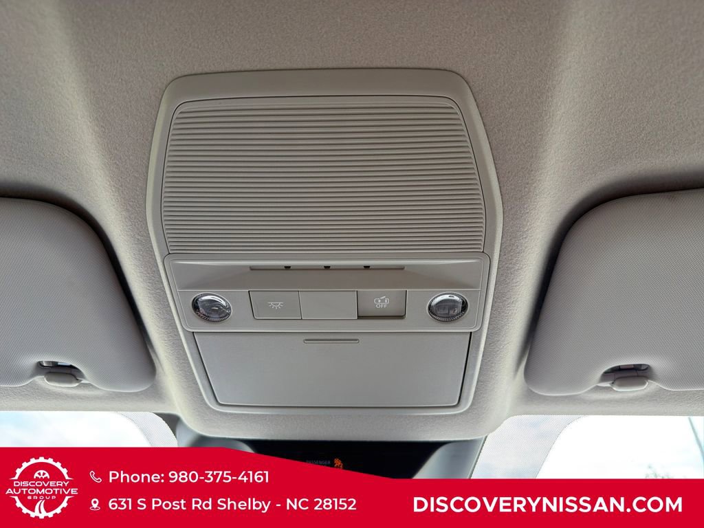 Certified 2025 Nissan Kicks SR FWD image 26