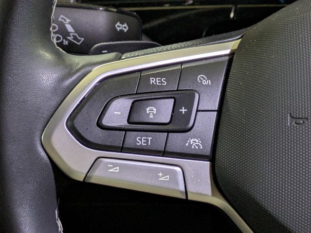 Used 2024 Volkswagen Atlas Cross Sport SE FWD image 26