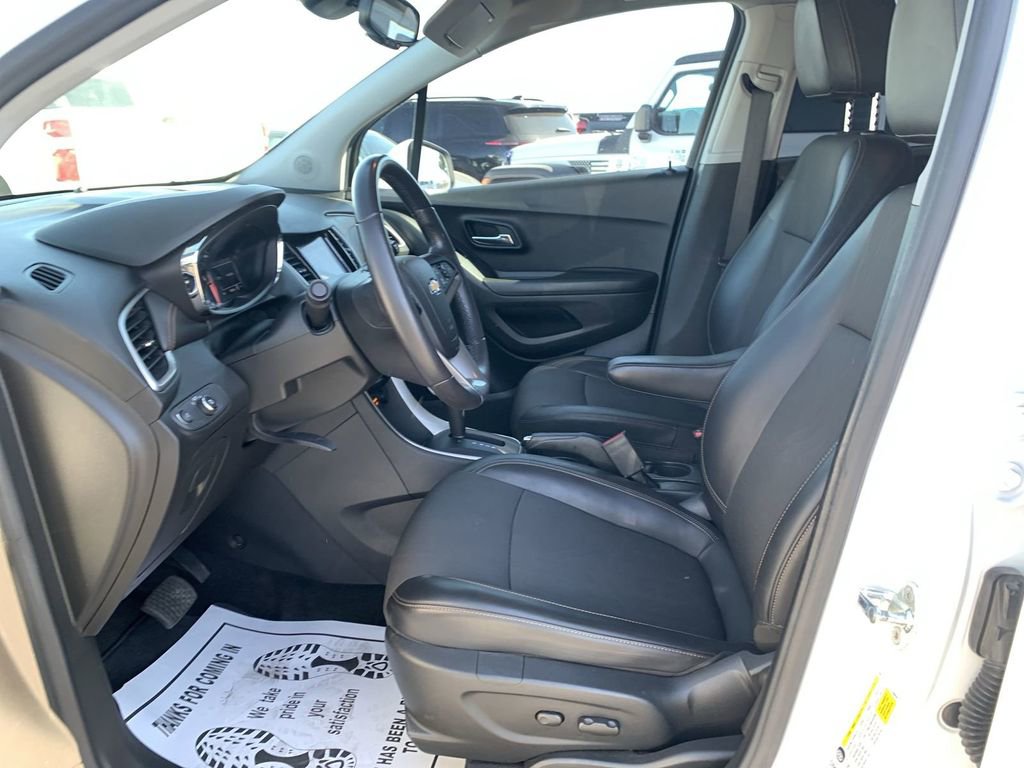 Certified 2022 Chevrolet Trax LT w/ LT Convenience Package image 17