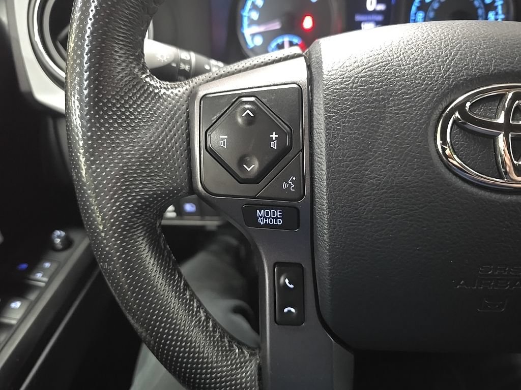 Used 2019 Toyota Tacoma TRD Off-Road AWD/4WD image 19