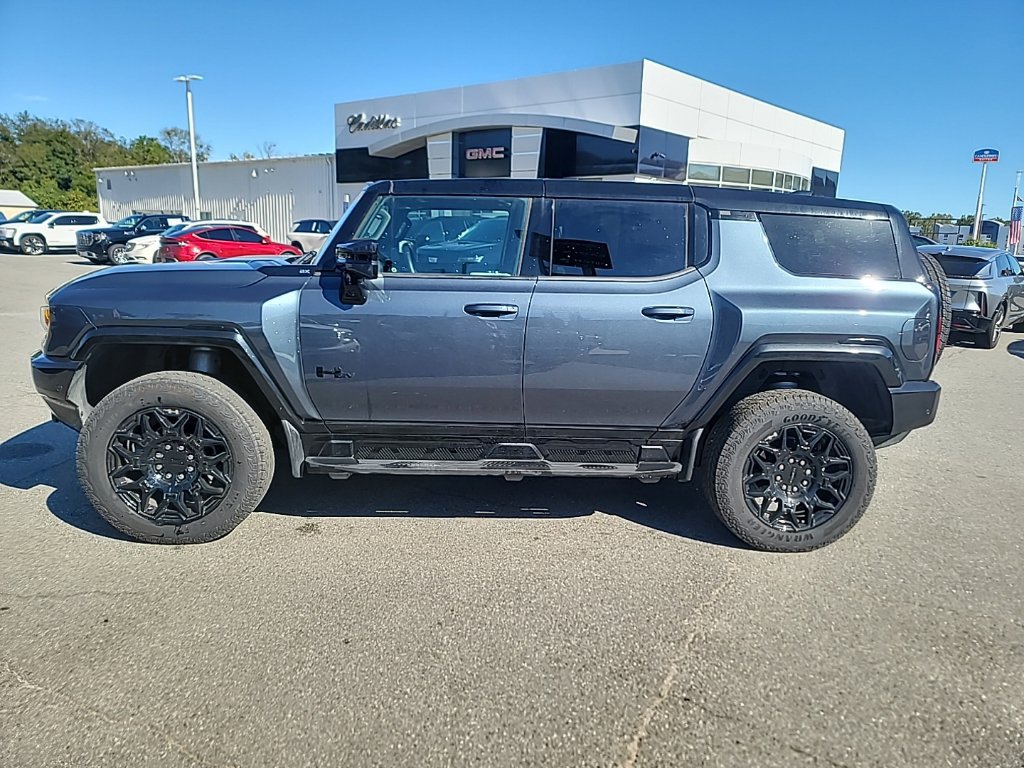 Used 2025 GMC Hummer EV 2X w/ LPO, Dark Essentials Package AWD/4WD image 3