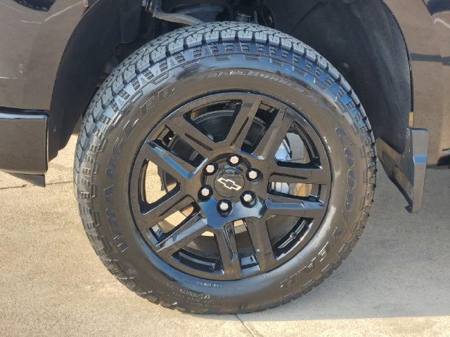 Used 2024 Chevrolet Silverado 1500 Custom Trail Boss w/ LPO, Dark Essentials Package AWD/4WD image 18