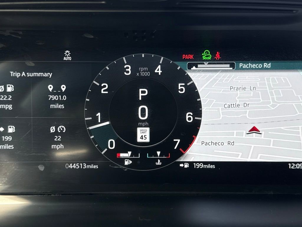 Used 2022 Land Rover Discovery Sport SE R-Dynamic image 32