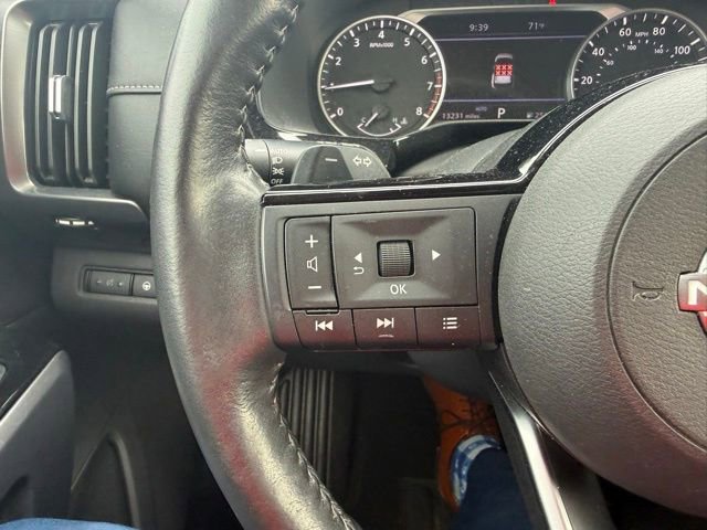 Used 2023 Nissan Pathfinder SL AWD/4WD image 33
