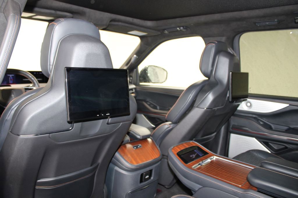 Used 2025 Lincoln Navigator Black Label AWD/4WD image 31