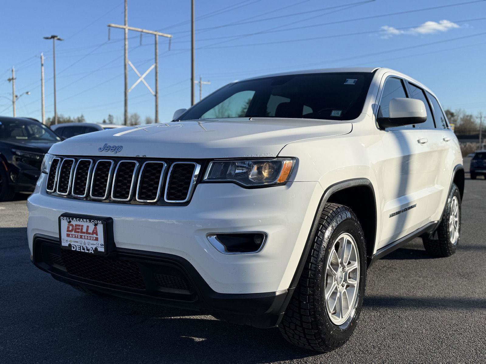 Used 2018 Jeep Grand Cherokee Laredo image 9