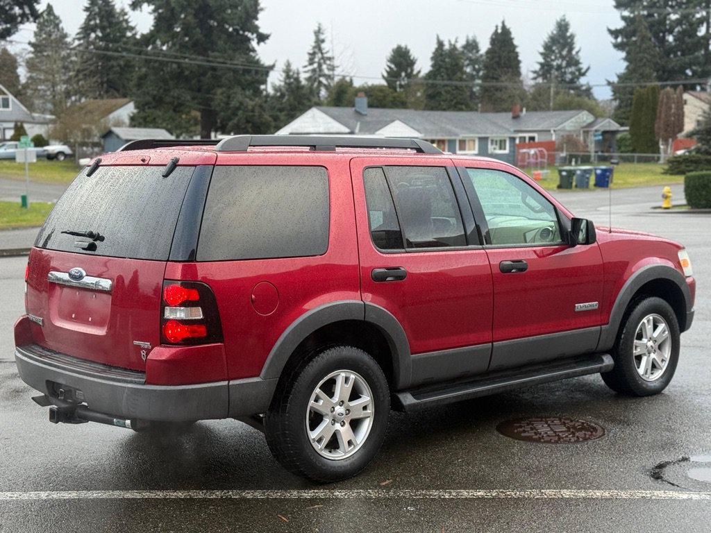 Used 2006 Ford Explorer XLT AWD/4WD image 5