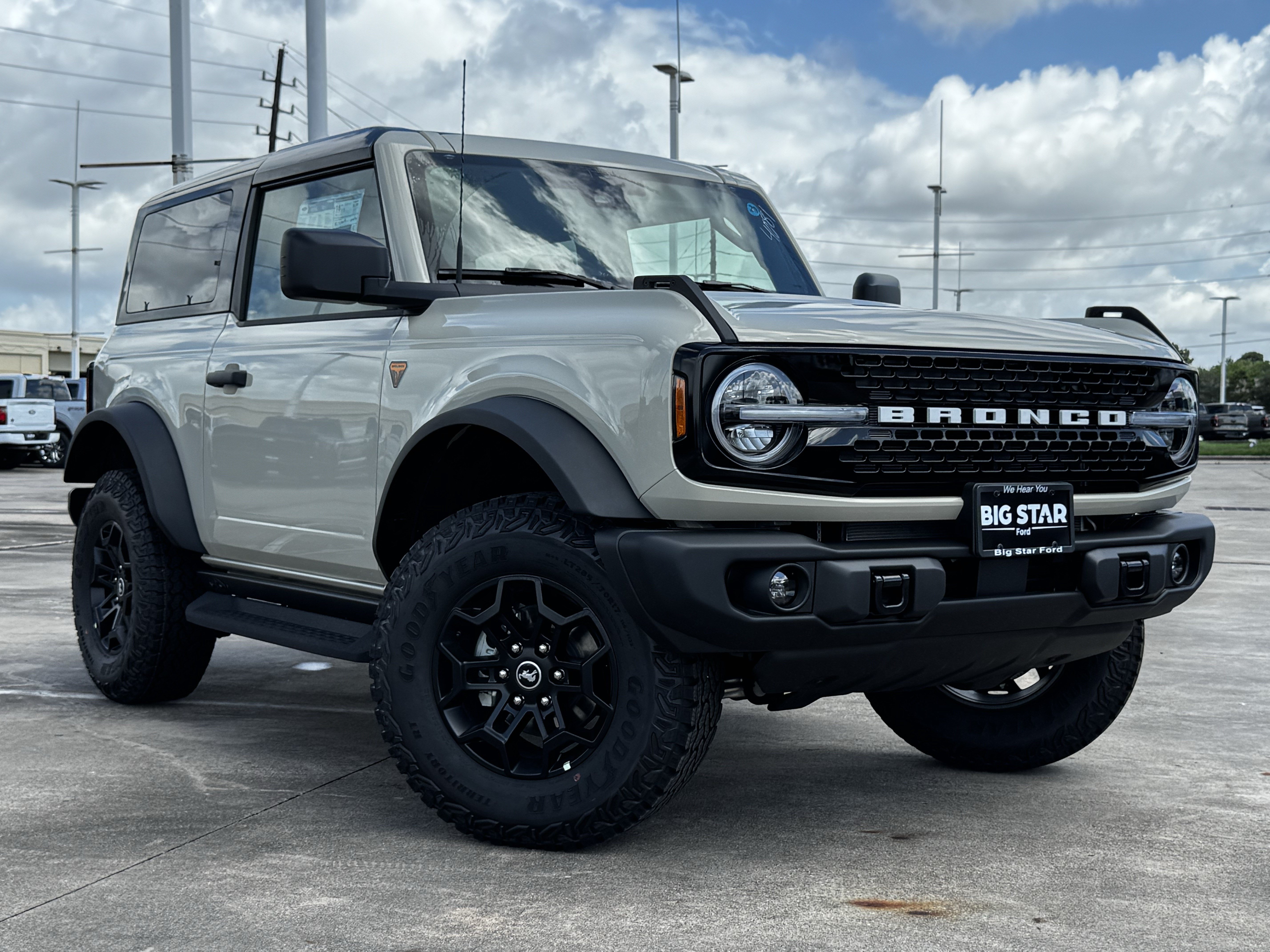 New 2026 Ford Bronco Badlands w/ Black Appearance Package AWD/4WD video 2