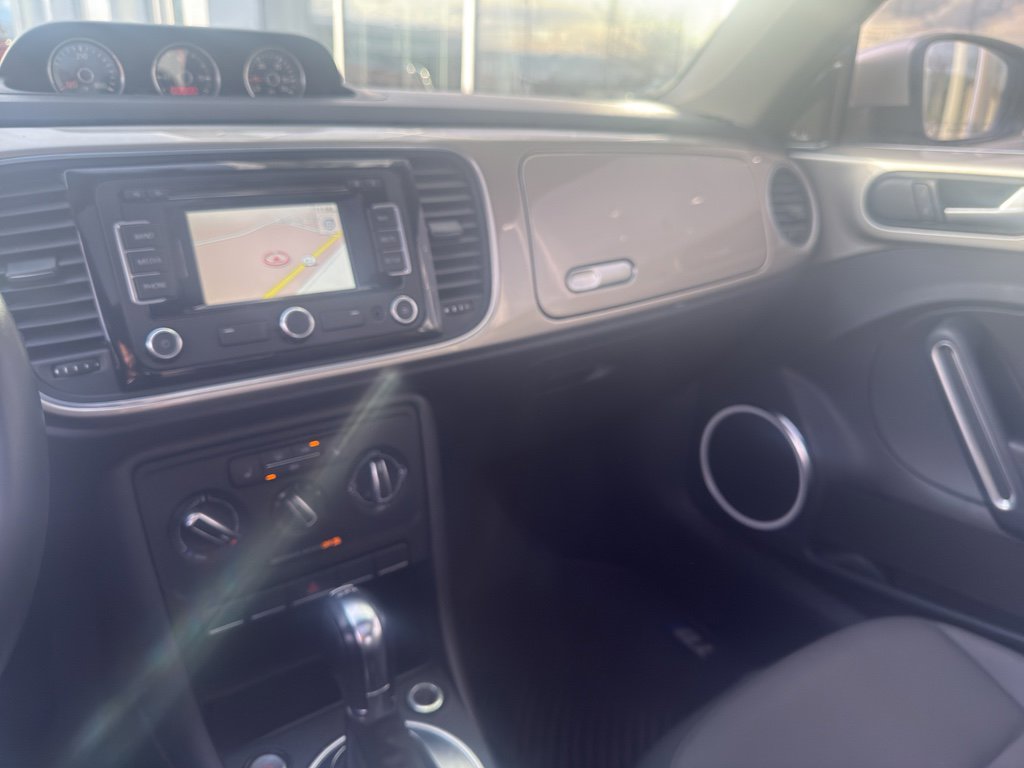 Used 2013 Volkswagen Beetle TDI image 12