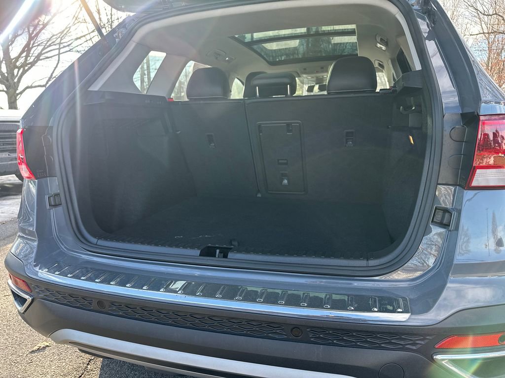 Certified 2023 Volkswagen Taos SEL image 15