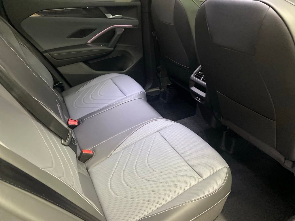 New 2026 Volkswagen Tiguan SE R-Line image 7