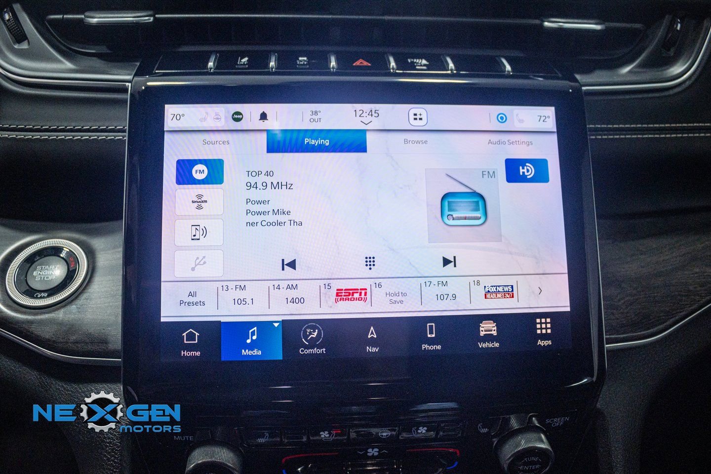 Used 2021 Jeep Grand Cherokee L Overland w/ Luxury Tech Group IV AWD/4WD image 18