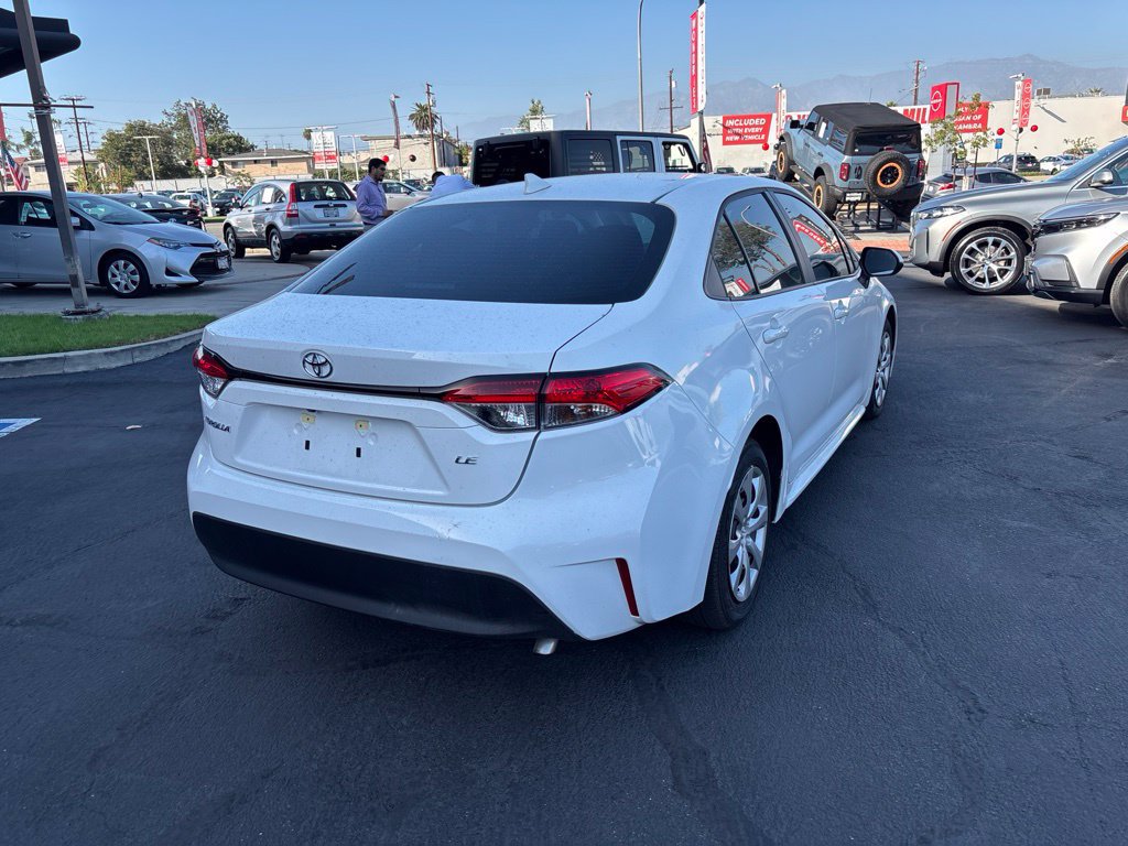 Used 2025 Toyota Corolla LE FWD image 4