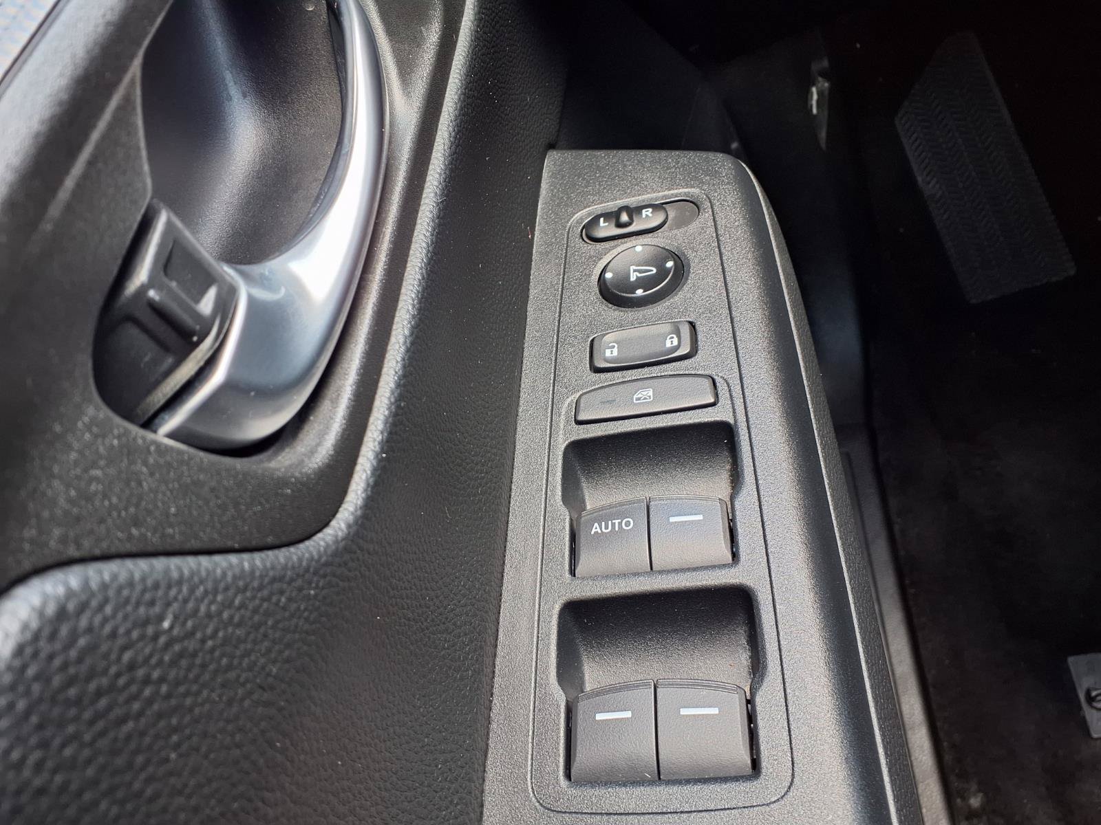 Used 2025 Honda CR-V LX image 10