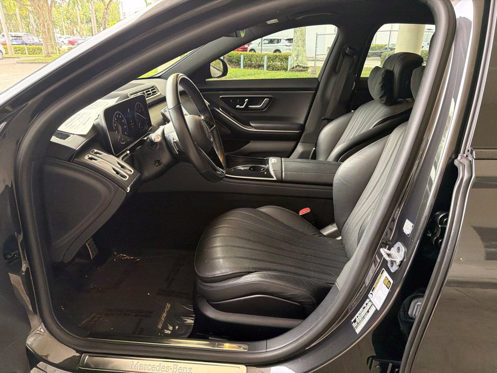 Used 2023 Mercedes-Benz S 500 4MATIC w/ AMG Line image 5