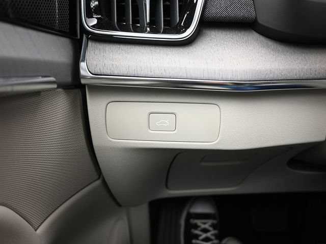 New 2026 Volvo XC90 B6 Ultra w/ Protection Package Premier AWD/4WD image 30