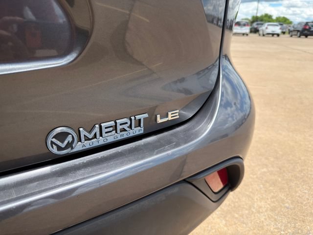 Used 2023 Toyota Highlander LE FWD image 13