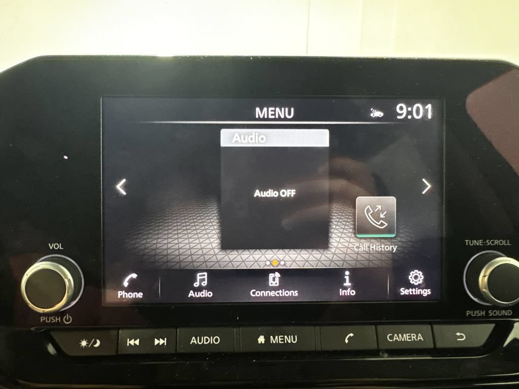 Used 2025 Nissan Pathfinder SV AWD/4WD image 29