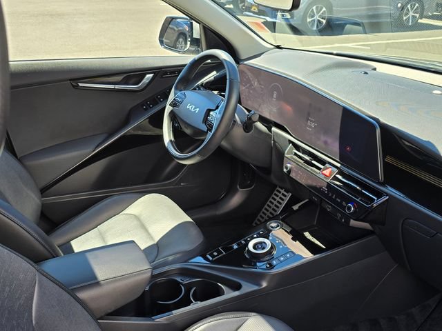 Certified 2023 Kia Niro Wave w/ Wave Preserve Package FWD image 12