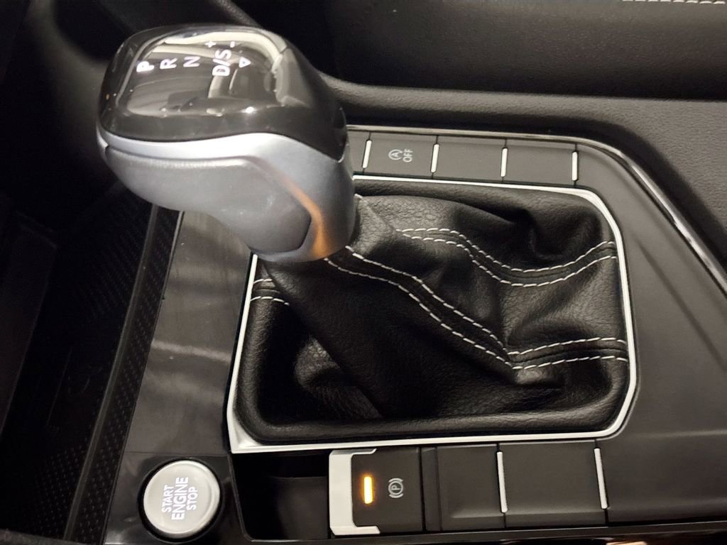 Used 2024 Volkswagen Taos SE image 17