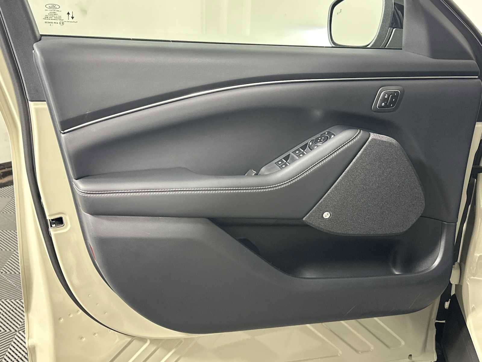 Used 2025 Ford Mustang Mach-E Premium AWD/4WD image 9