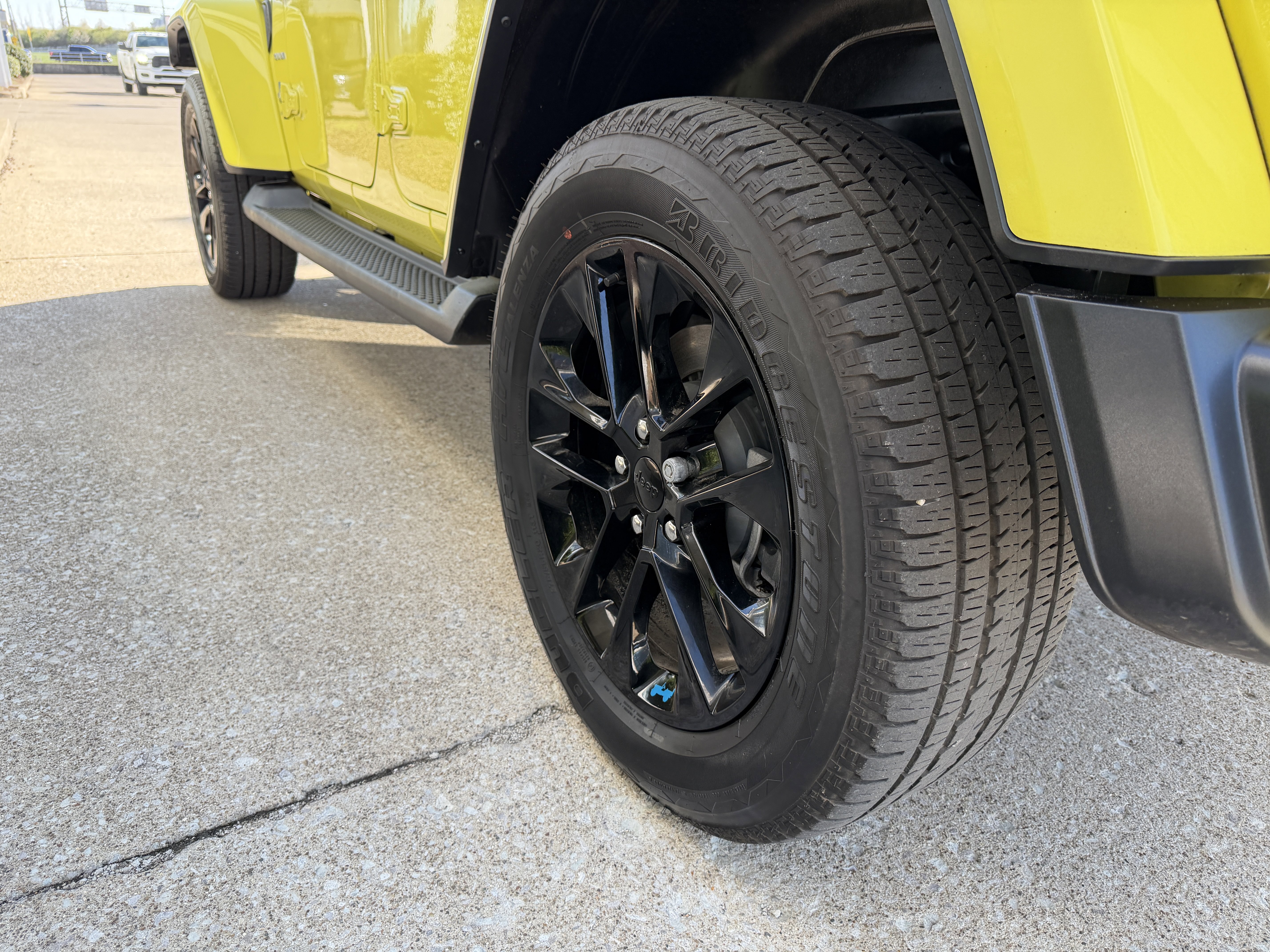 Used 2023 Jeep Wrangler Sahara w/ Cold Weather Group image 15