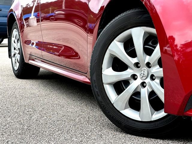 Used 2023 Toyota Corolla LE FWD image 2