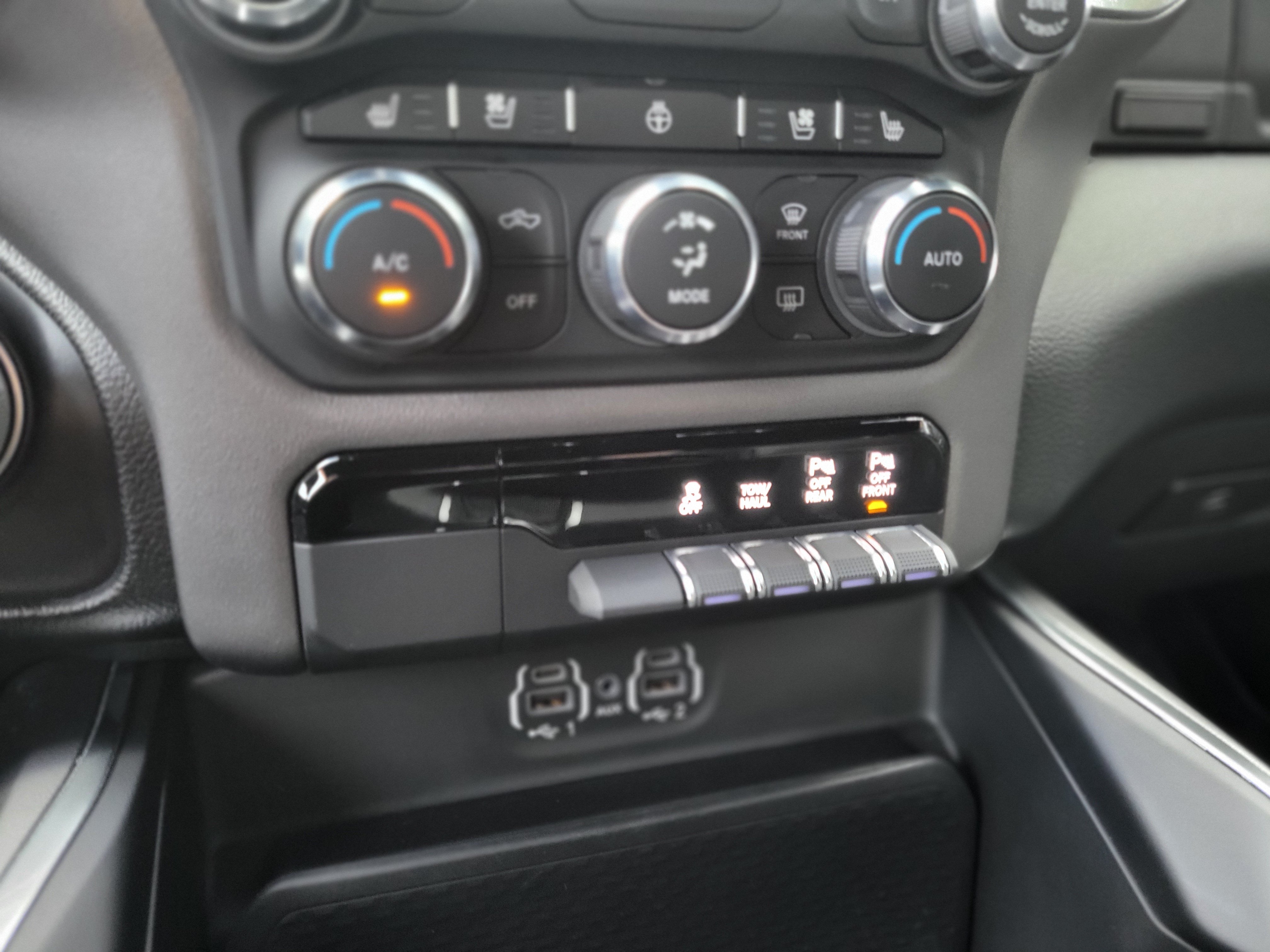 Used 2022 RAM 1500 Laramie w/ Sport Appearance Package AWD/4WD image 29