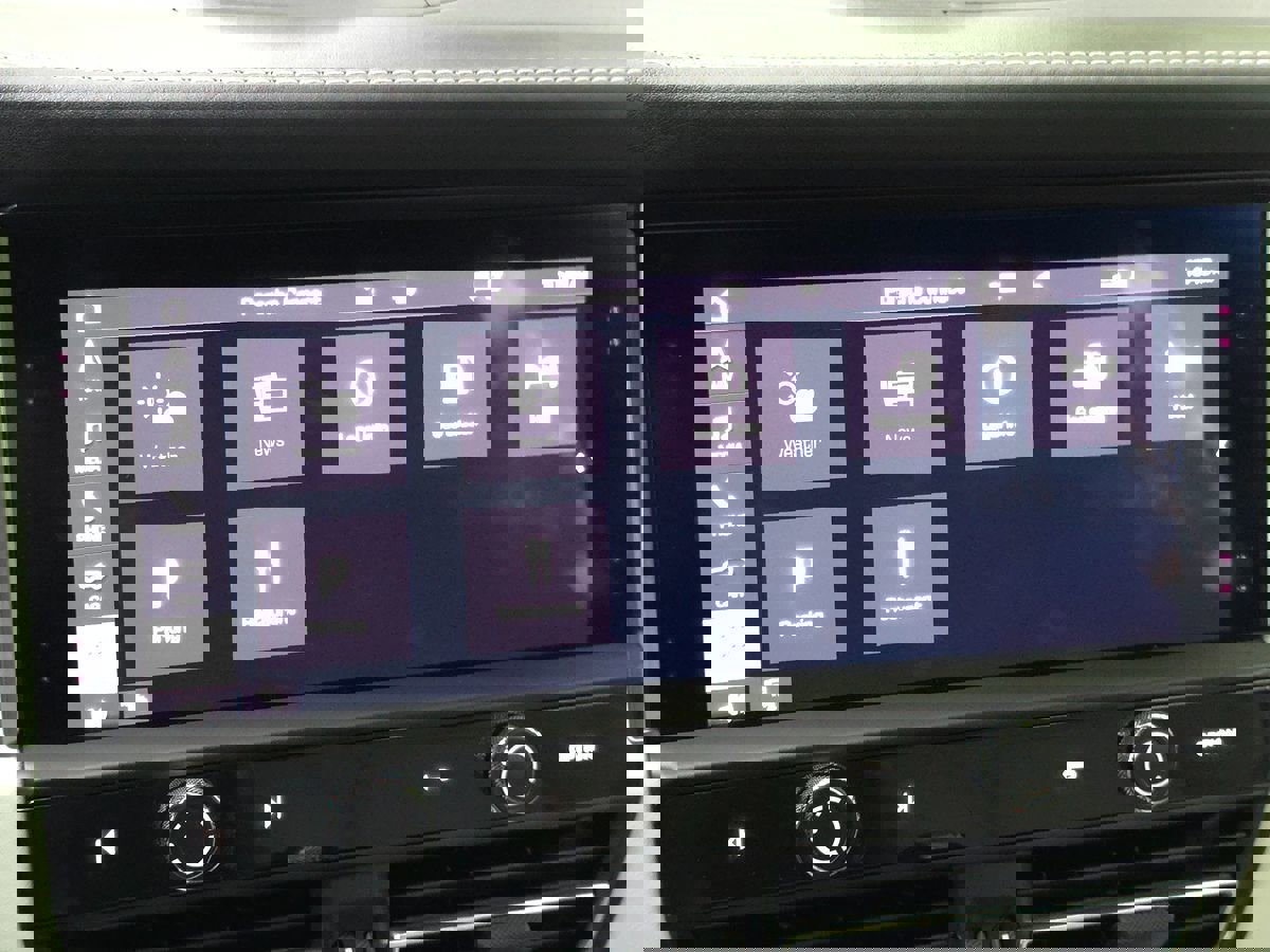 Used 2023 Porsche Macan image 43